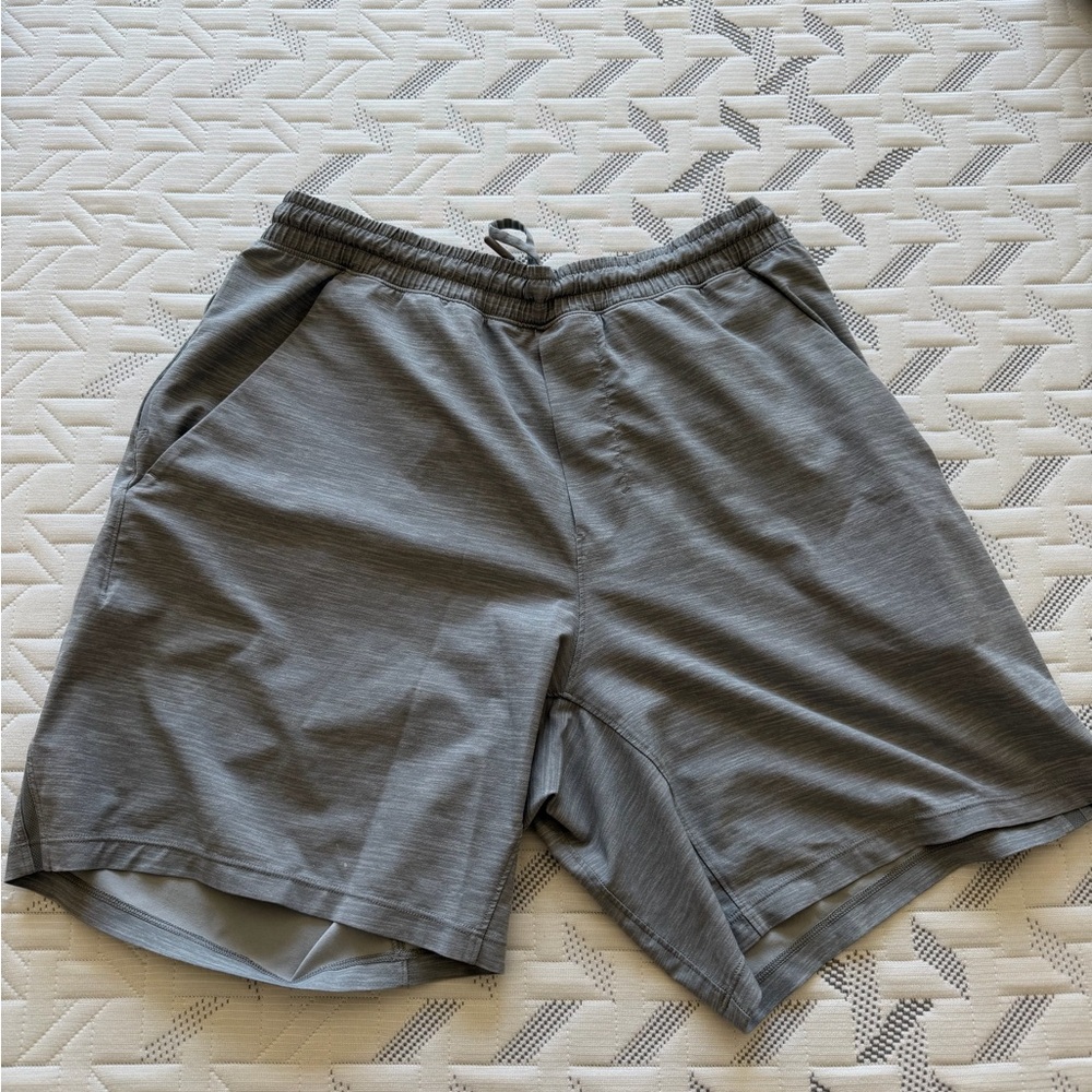 Lululemon men’s pacebreaker shorts - M - Heather Grey